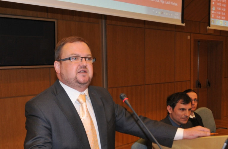 Obě konference zahajoval ředitel KÚ LK René Havlík.